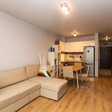 Daire Nas' 1 Bedroom In Prestigious Area